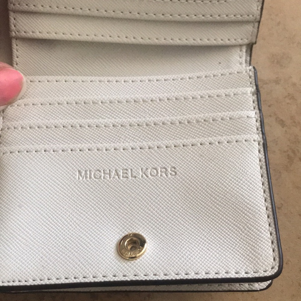 Michael Kors Wallet - Picture 4 of 15